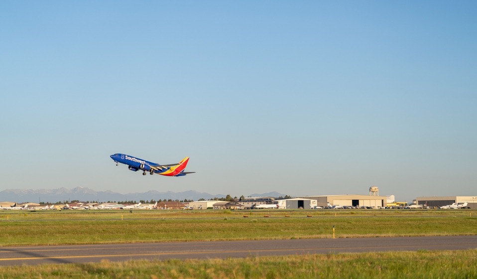 Southwest Airlines aircraft departing 